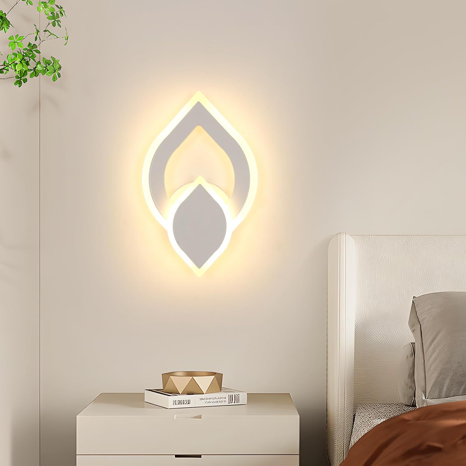 LED аплик 32W за стена Petala еквивалент 150W