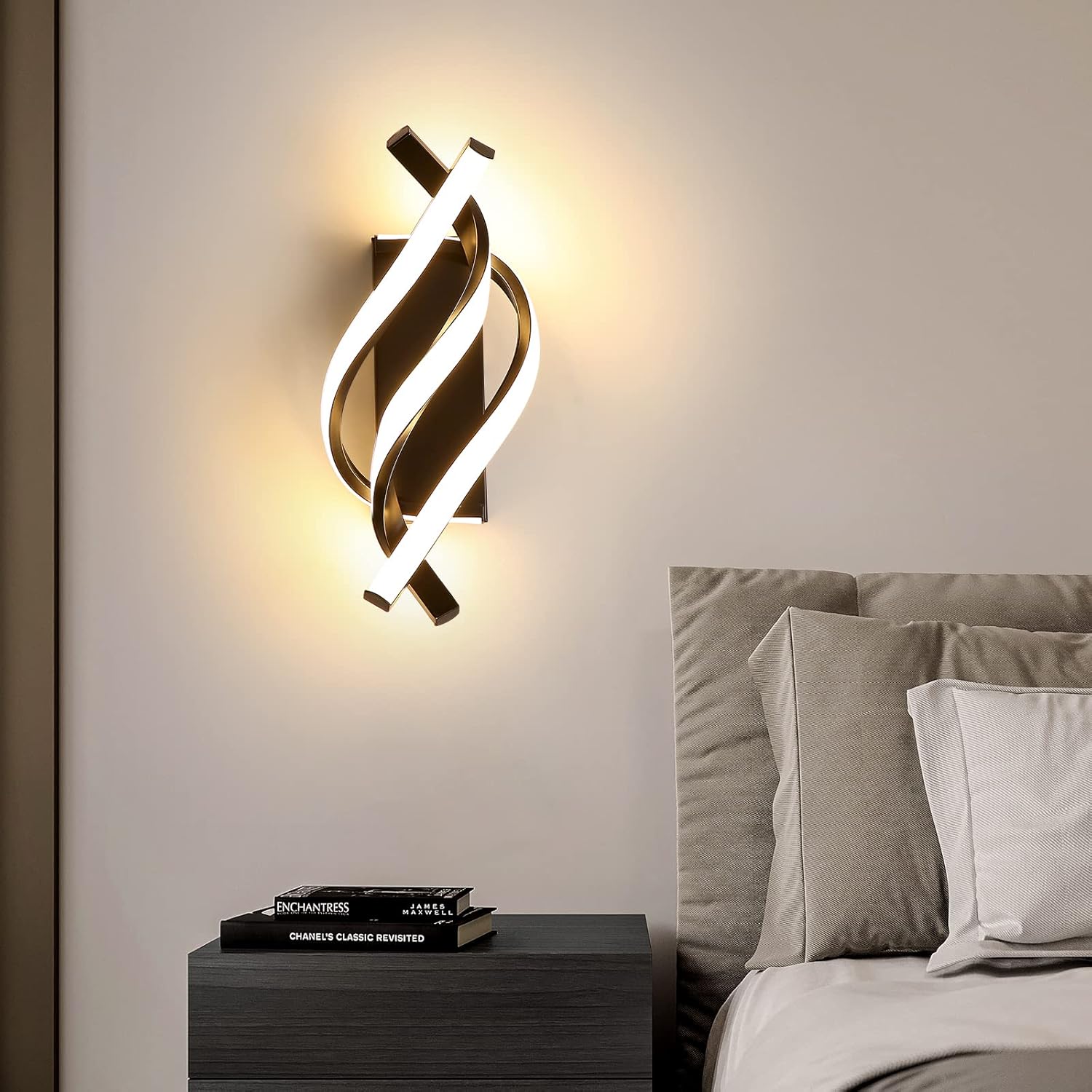 LED аплик 38W за стена MARY Черен