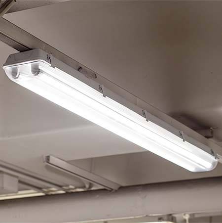 Прозрачна LED тръба T8 60cm 9W 900 lm