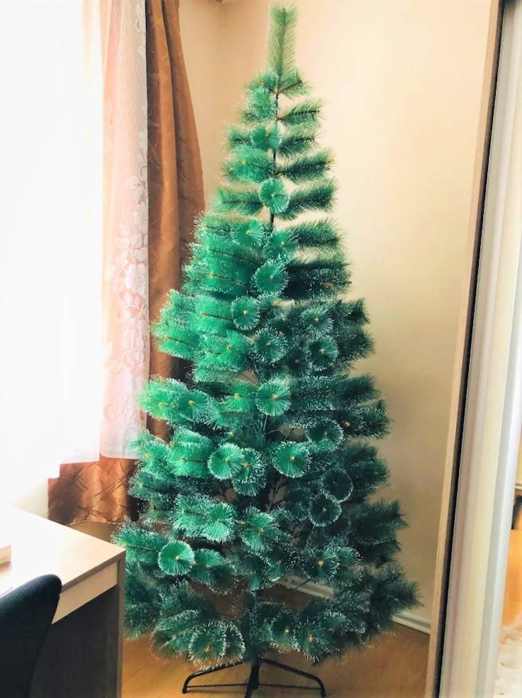 Изкуствена коледна елха 150cm бор със заснежени върхове, 3D иглички, метална стойка A2