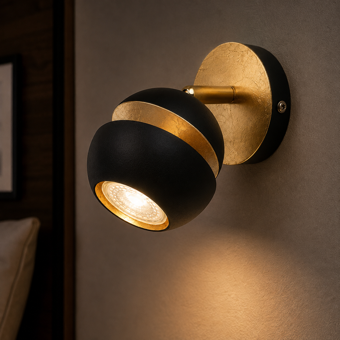 LED аплик NOCITO 3W ЧЕРЕН+ЗЛАТЕН, ориентиращ се