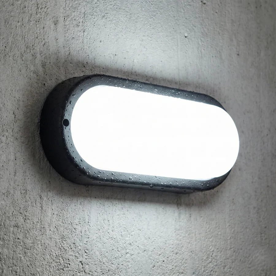 LED овален аплик BAT Черен 18W за външна употреба – еквивалент 150W