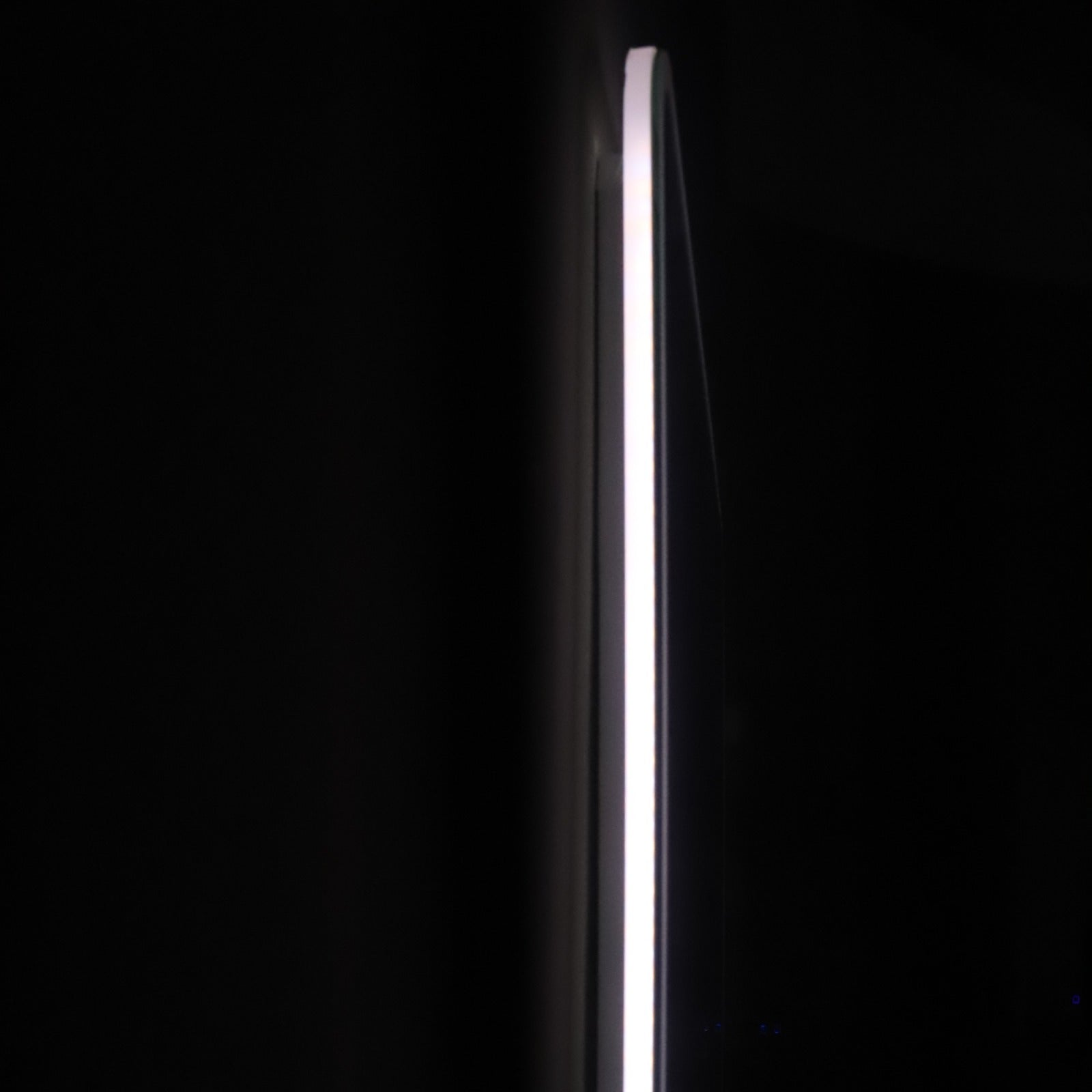 Правоъгълно LED огледало с часовник 80x60cm с функция против замъгляване и Touch