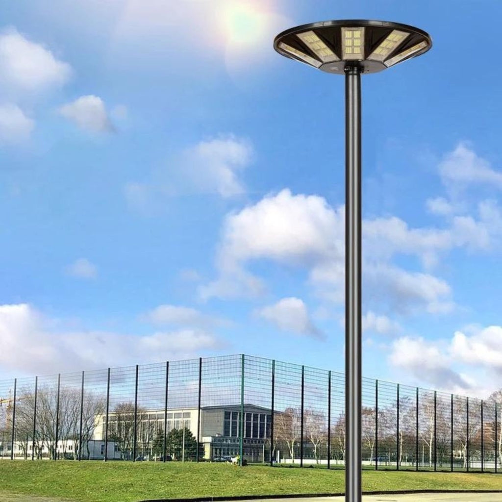 Стълб 2 метра, оборудван с LED лампа 400W със соларно зареждане и дистанционно управление