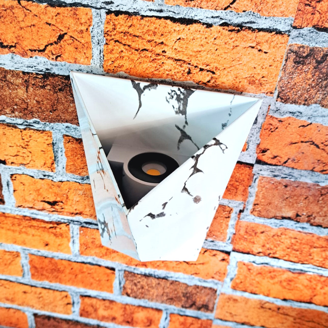 LED аплик 10W за външен монтаж PRISMA бял FY-666A/WH
