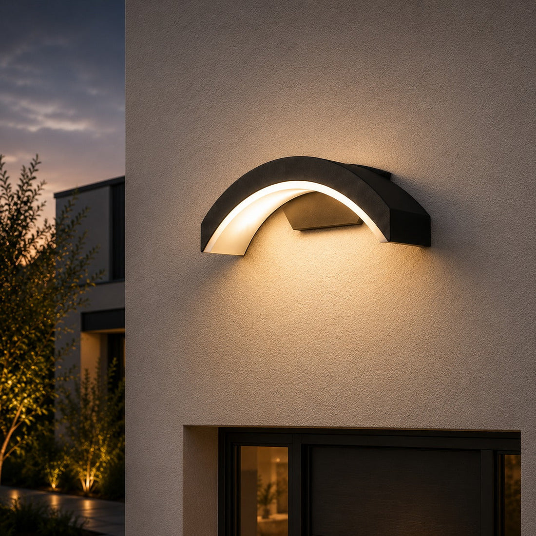 LED аплик за външен монтаж HELIOS 18W Черен