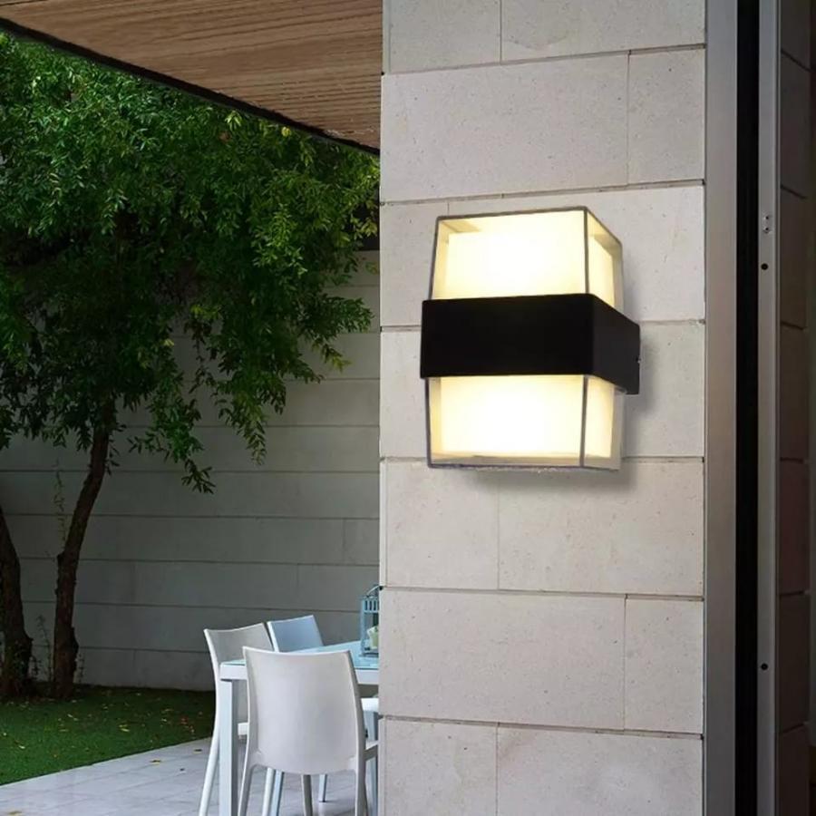 LED аплик за външен монтаж 12W черна Kuga Square еквивалент 100W