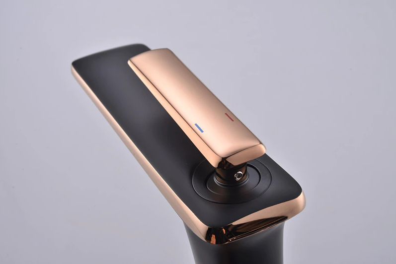 Смесител за мивка среден Luxury Line Rose Black 003
