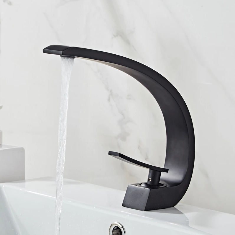 Смесител за мивка среден Modern Line Black Curve 022