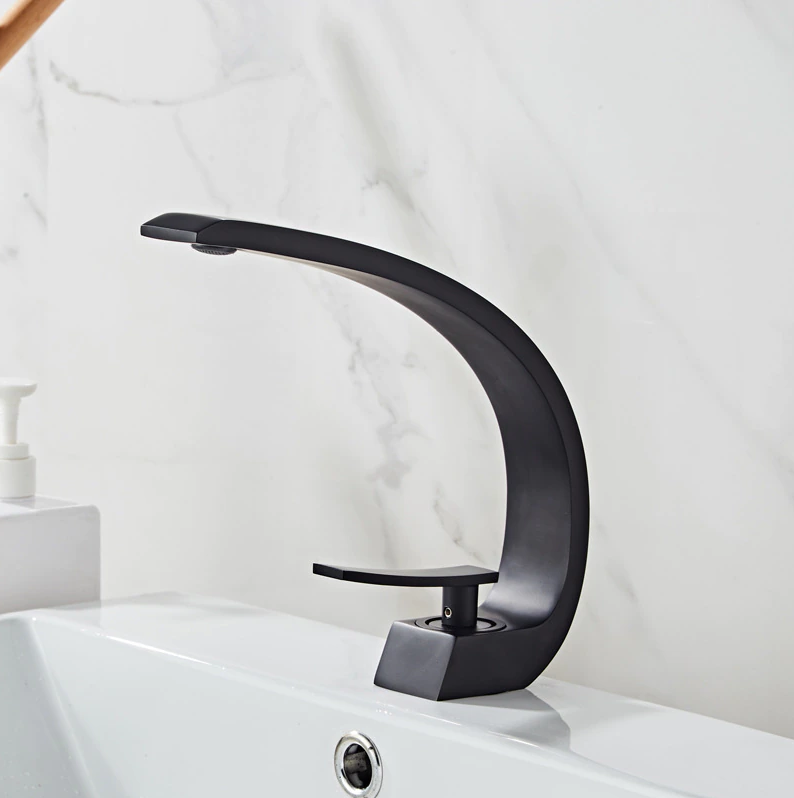 Смесител за мивка среден Modern Line Black Curve 022
