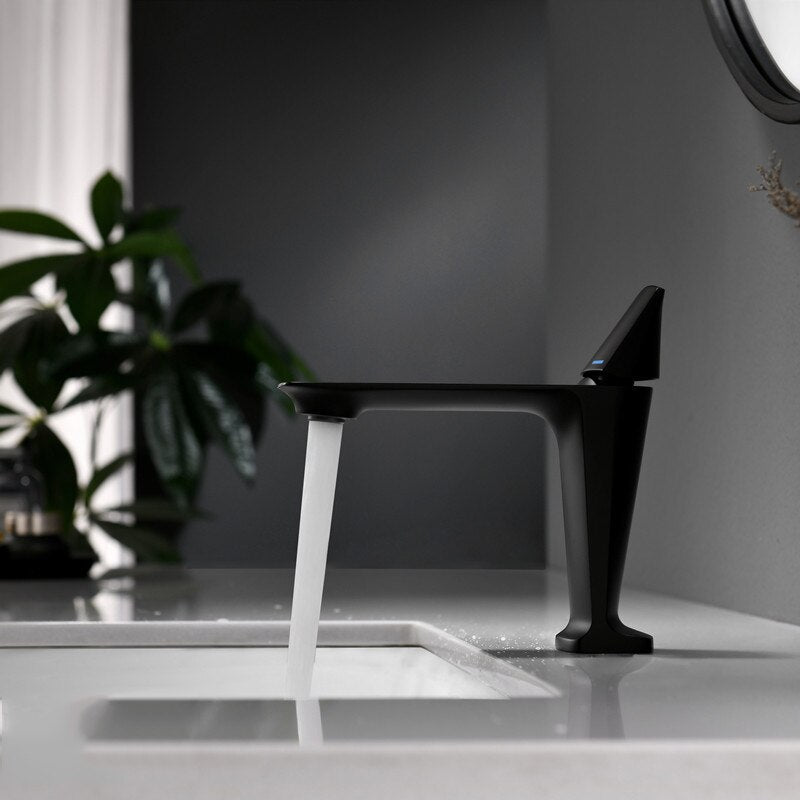 Смесител за мивка среден Modern Line Black Tower 006