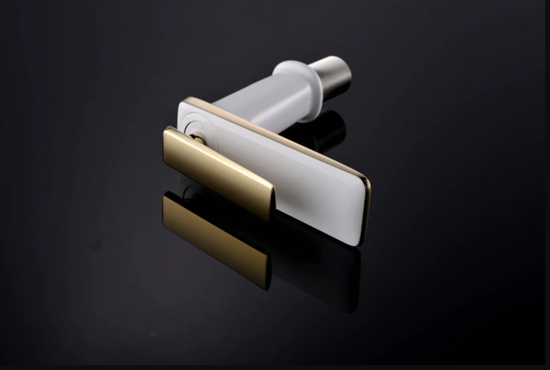 Смесител за мивка среден Luxury Line Golden White 005