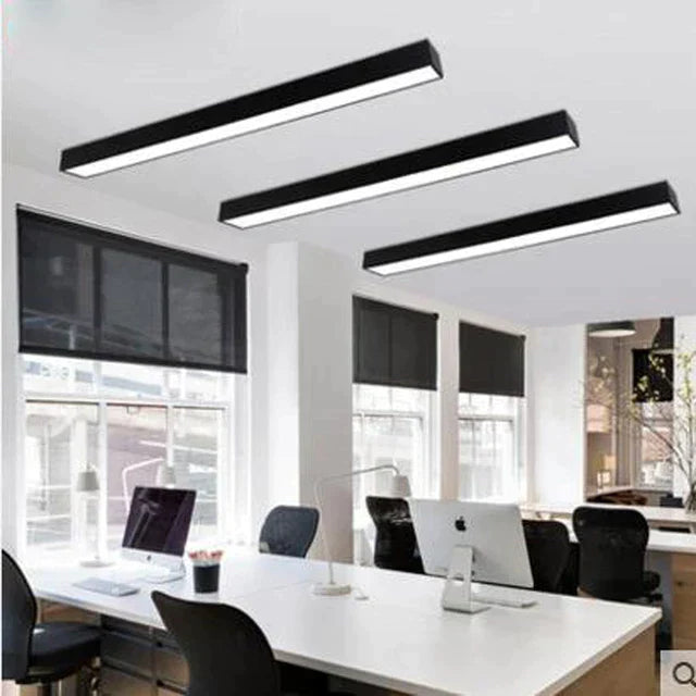 Линеен LED осветител 20W 120cm повърхностен черен, еквивалентен на 150W