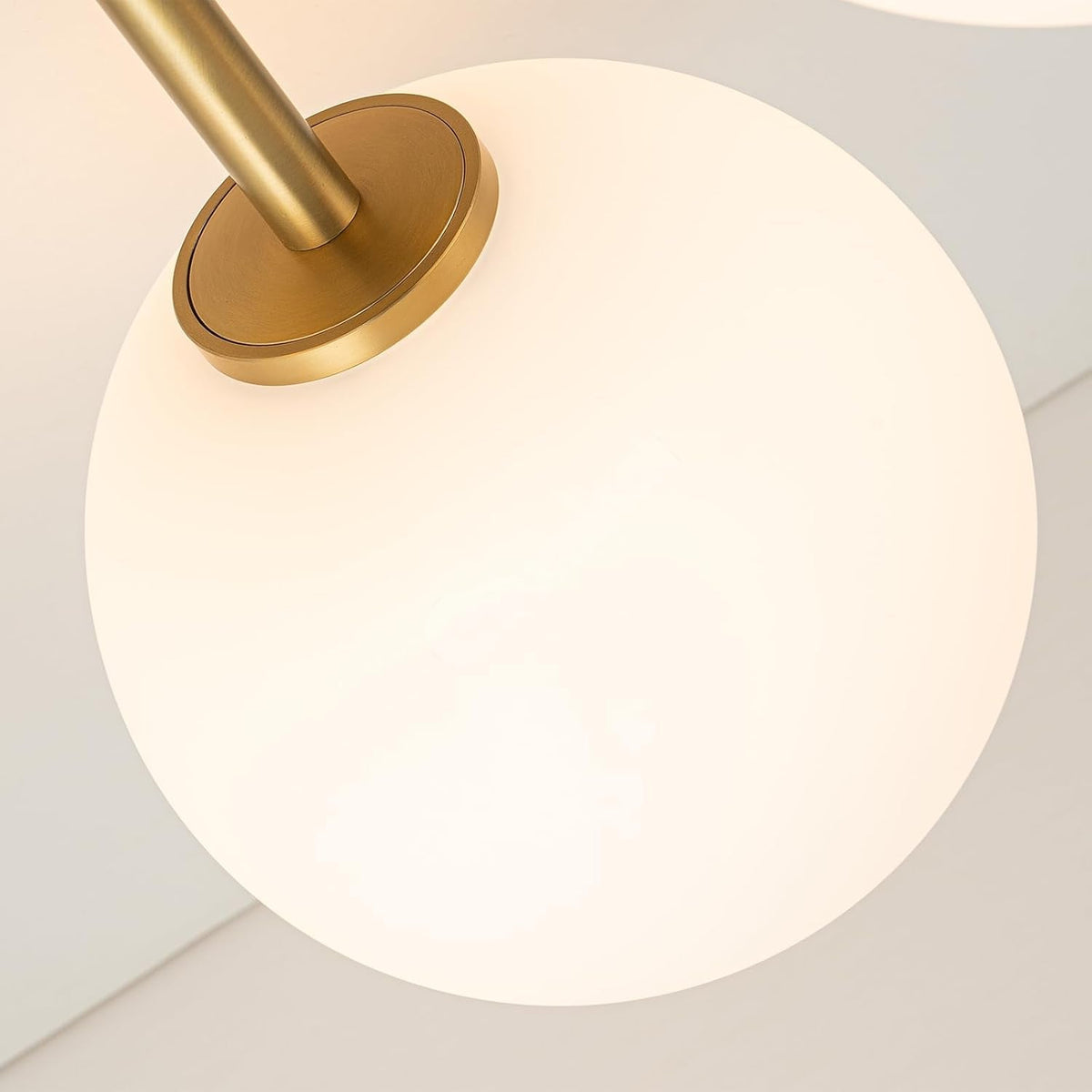 Осветително тяло VESCA Gold с матов абажур 3xE27
