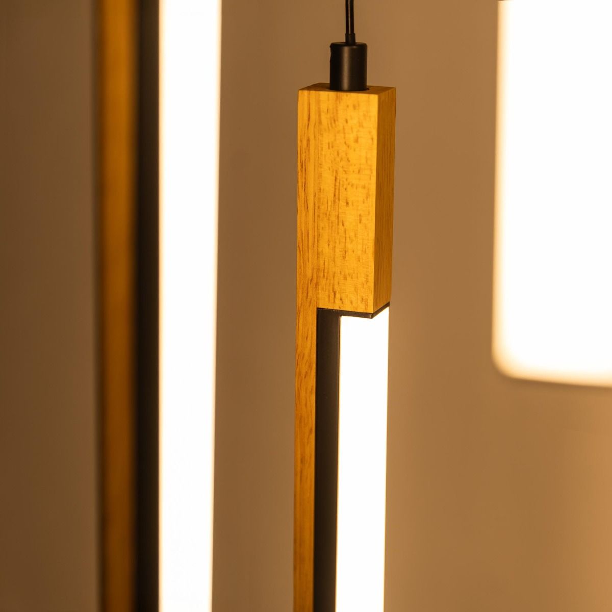 LED осветително тяло тип пендел ELIOT Дърво Дизайн Еквивалент 300W