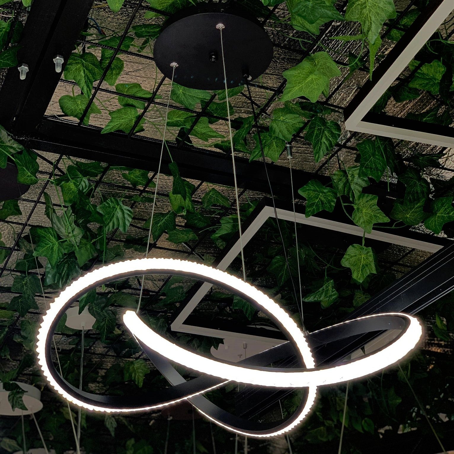 LED осветително тяло Cristal Infinity Black 2 сегмента, еквивалент 400W