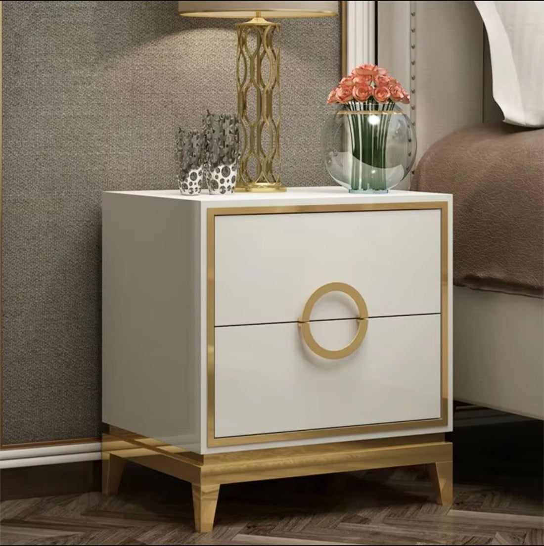 Нощно шкафче с 2 чекмеджета Luxury Line Goldilocks бяло