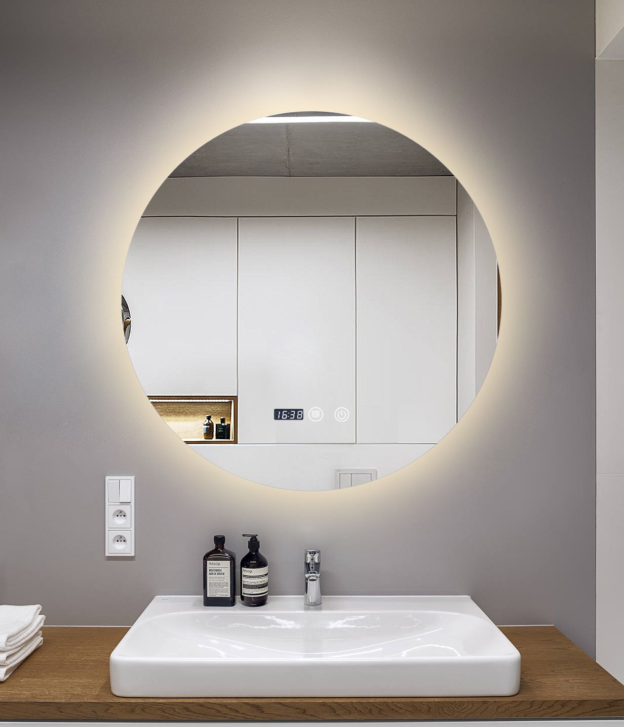 Кръгло LED огледало 70cm с функция против замъгляване, touch, две светлини и часовник J170